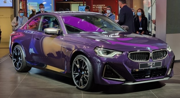 Gyári fotókon a vadonatúj BMW M2